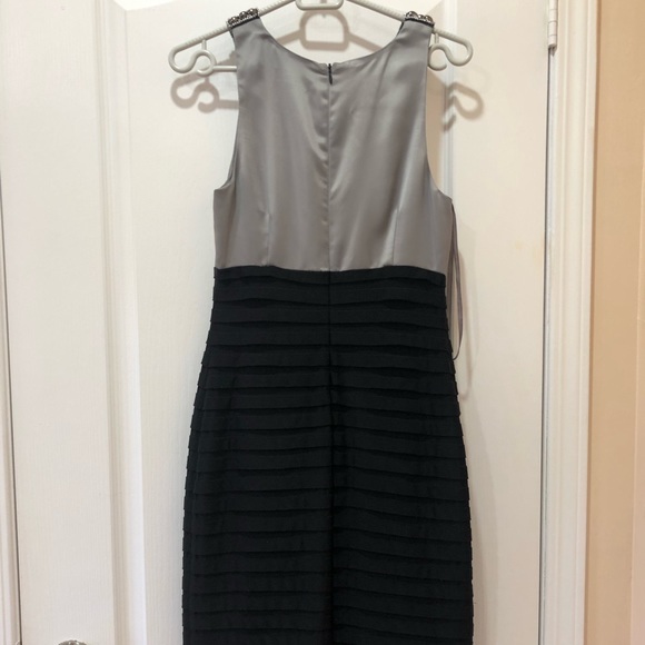 STUNNING FORMAL DRESS (prom/graduation/business event/dinner) - Picture 6 of 10